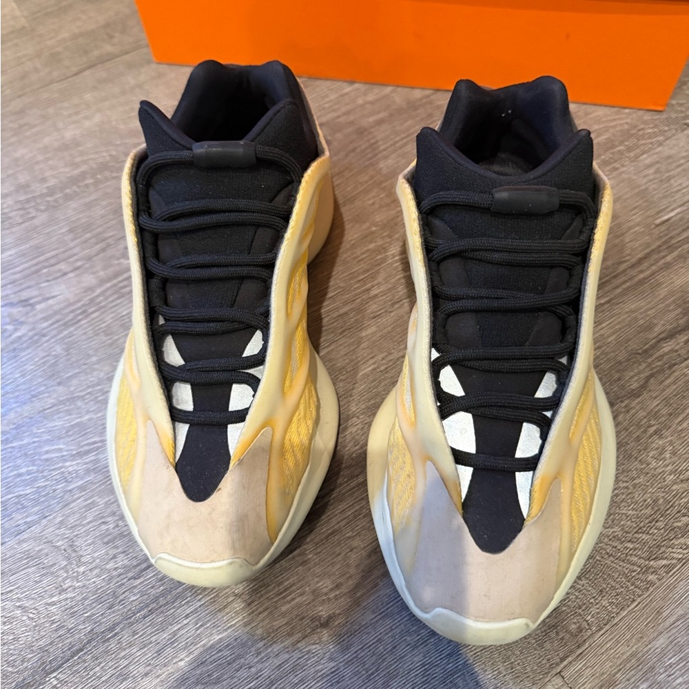 YEEZY V3 MONO SNEAKERS